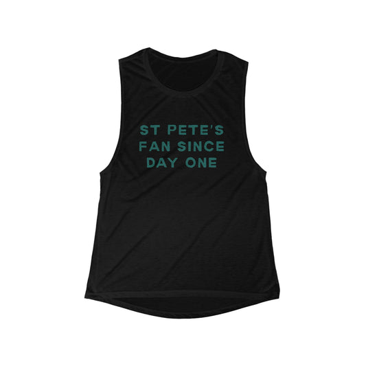 St. Petersburg | Women’s Flowy Scoop Muscle Tank | True North